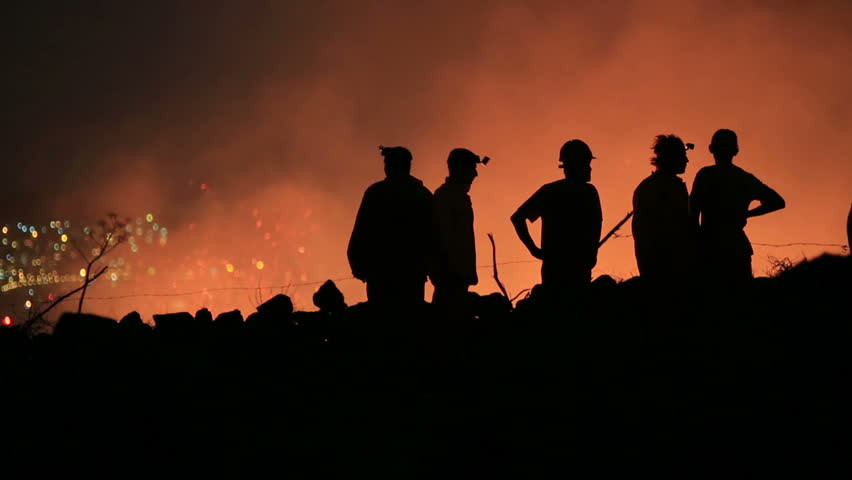 Μεγάλες πυρκαγιές στην Ισπανία: Εκατοντάδες άνθρωποι εγκαταλείπουν σπίτια και ξενοδοχεία (εικόνες & βίντεο)